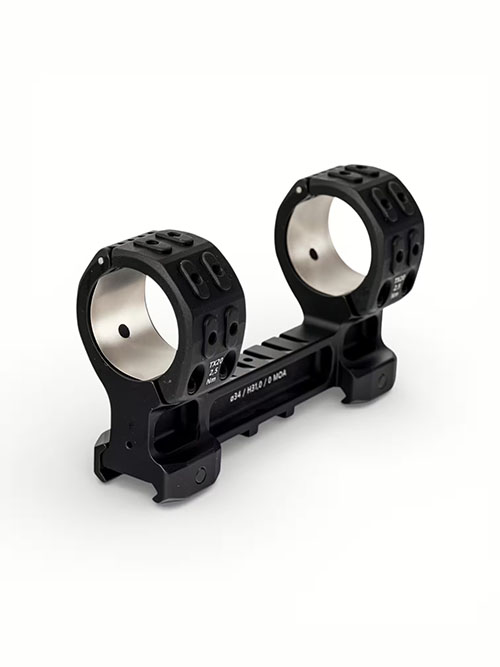 The ERATAC T7 mount offers innovative ERA-Grip technology for secure clamping, no adhesives needed, and gentle pressure for thin-walled scopes.