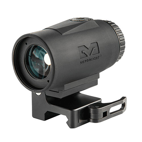 Meprolight MMX3 je lehký 3x zvětšovač s flip-to-side montáží, bez nutnosti přeřízení, širokým zorným polem a odolnou konstrukcí pro taktické použití.