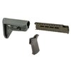 Vylepšete svou zbraň AR-15 s MOE-SL setem od Magpul, který nabízí lehký design, M-LOK sloty a ergonomické gripy pro optimální ovládání a komfort.