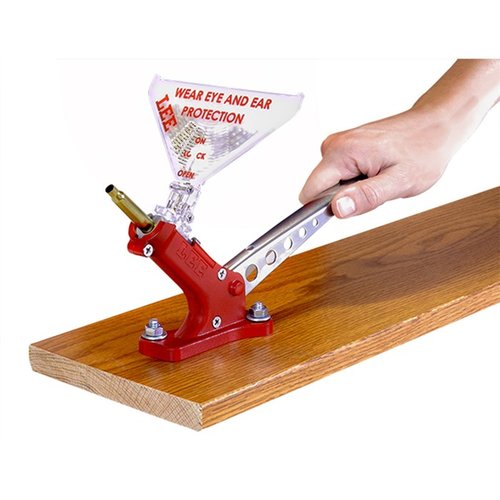 AUTO BENCH PRIME od LEE PRECISION je snadný a pohodlný montážní nástroj pro priming, který rychle a efektivně usazuje zápalky s minimálním úsilím.
