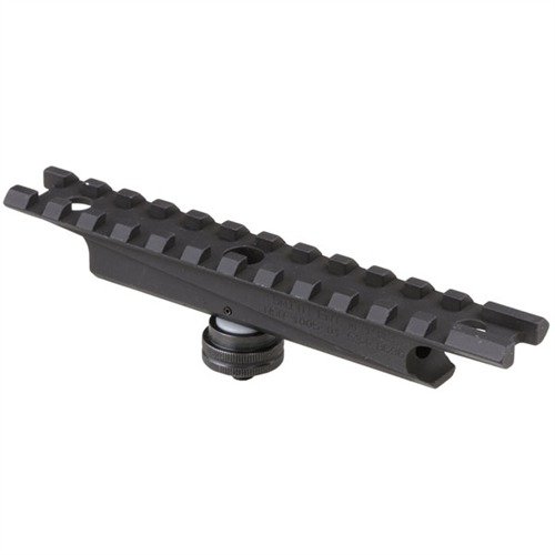 Lehký a rychle odnímatelný montážní systém pro AR-15/M16/M4, který neblokuje mířidla a zajišťuje pevné uchycení optiky s možností rychlé výměny.